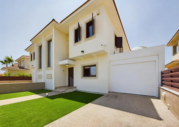 فيلة Fabulous Front House With Pool