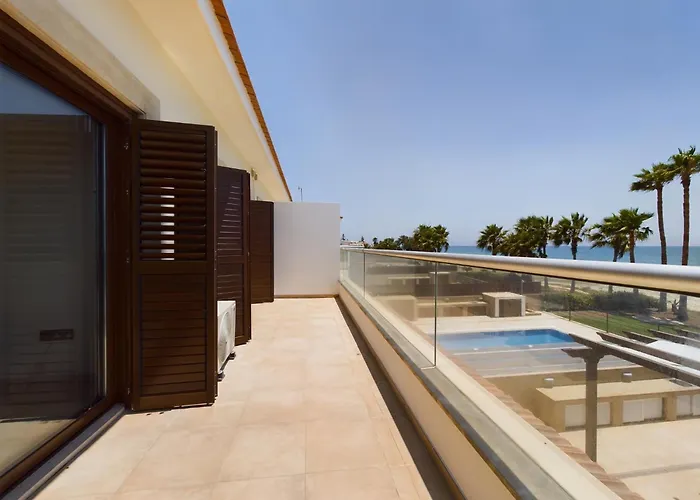 فيلة Fabulous Front House With Pool *