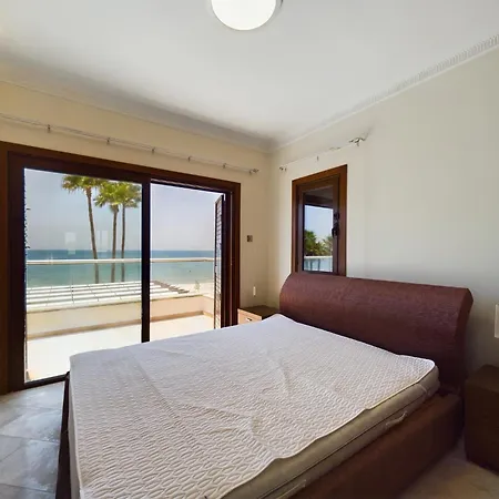 Fabulous Front House With Pool