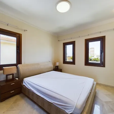 Fabulous Front House With Pool