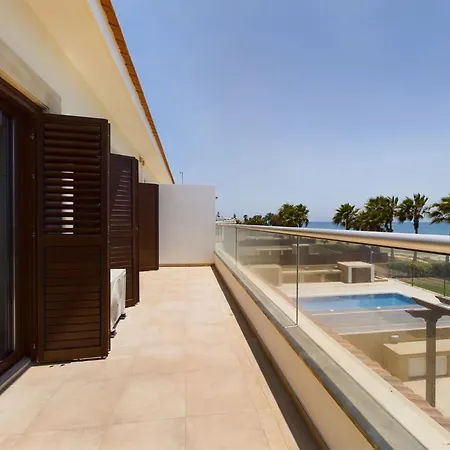 Villa Fabulous Front House With Pool *