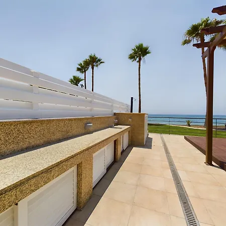 Villa Fabulous Front House With Pool *