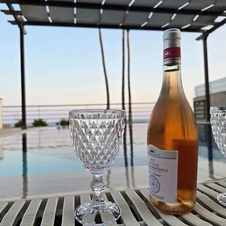 Fabulous Front House With Pool * Lárnaca