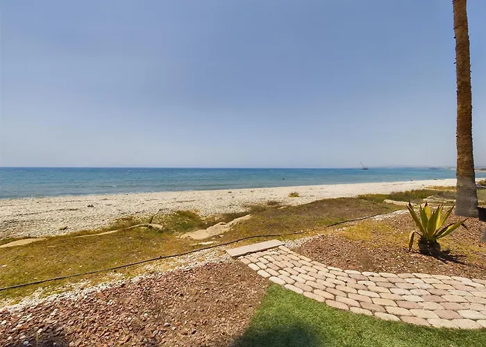 Fabulous Front House With Pool Vila Larnaca