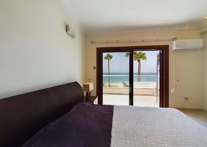 וילה Fabulous Front House With Pool