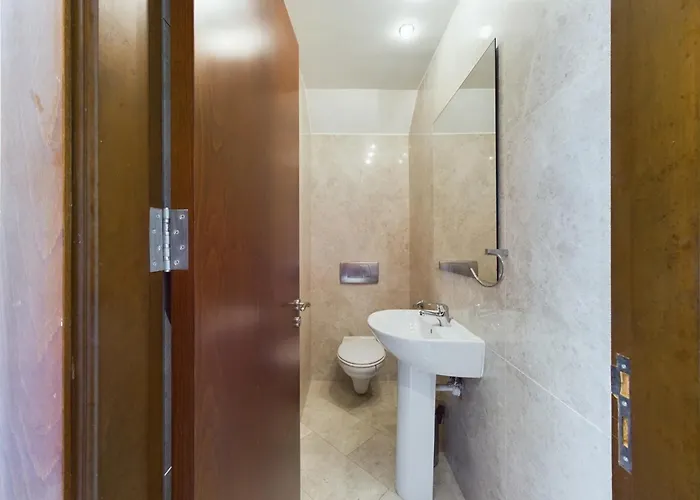 וילה Fabulous Front House With Pool