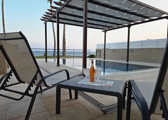 וילה Fabulous Front House With Pool