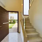 Fabulous Front House With Pool Larnaca