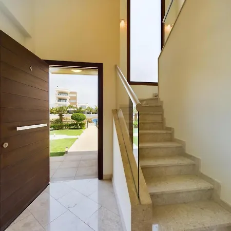 Fabulous Front House With Pool Larnaka