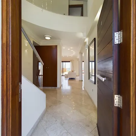 Fabulous Front House With Pool Villa Larnaka