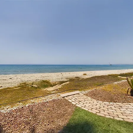 Fabulous Front House With Pool Villa Larnaka